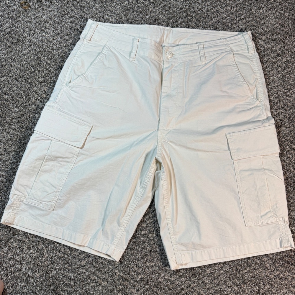 Uniqlo Mens Size 34 Cargo Shorts Off White Cream